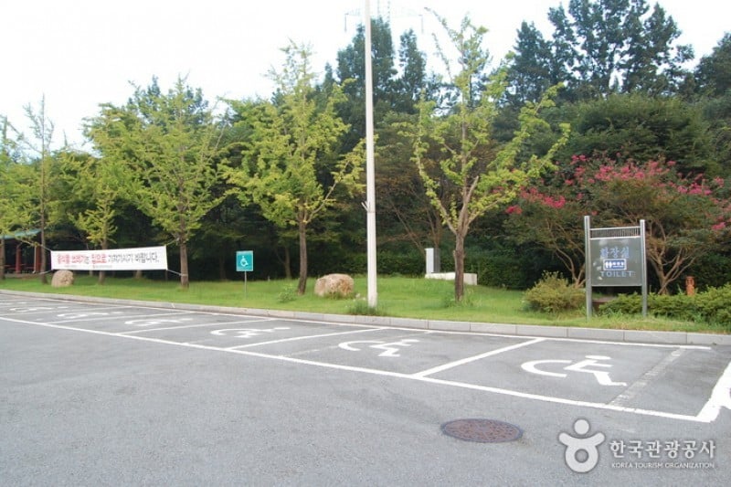 May 18th National Cemetery  (24/38)