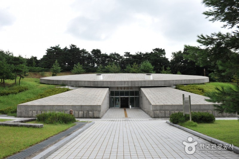 May 18th National Cemetery  (30/38)