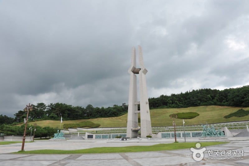 May 18th National Cemetery  (33/38)