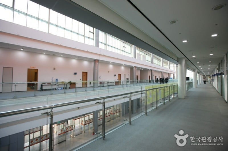 Kimdaejung Convention Center  (6/31)