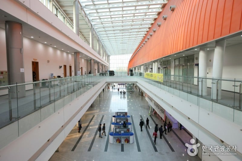 Kimdaejung Convention Center  (9/31)