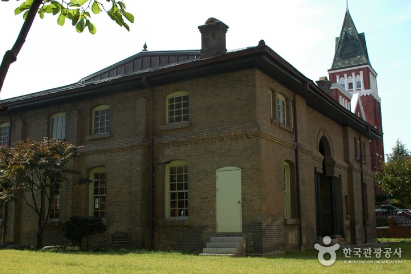 Owen Memorial Hall  (2/2)