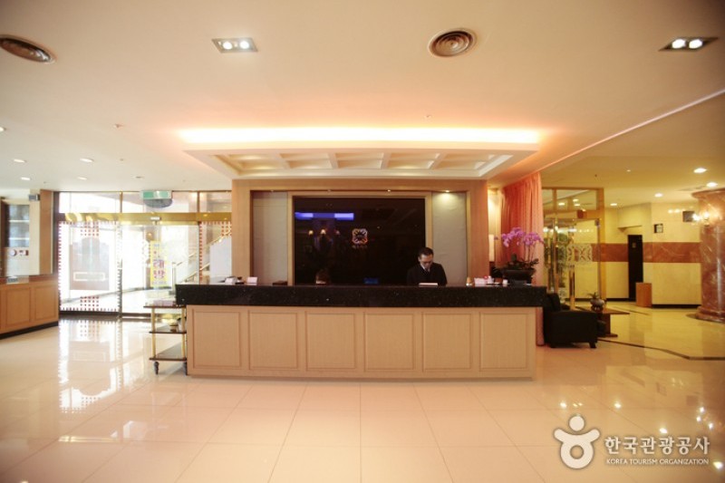 Tourist Hotel Masters  (4/28)