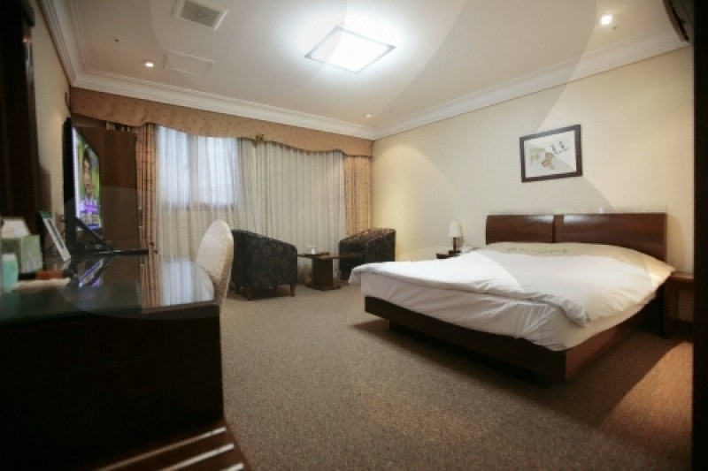 Tourist Hotel Masters  (10/28)