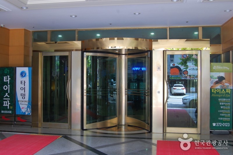 Hotel Central  (2/18)