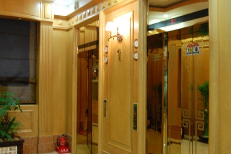 Hotel Central  (4/18)