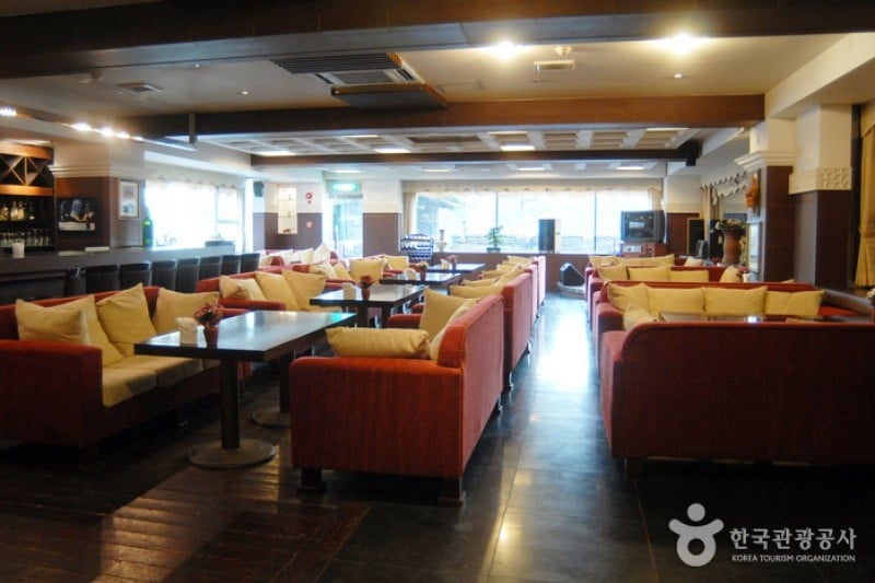 Hiddink Continental Tourist Hotel  (6/36)