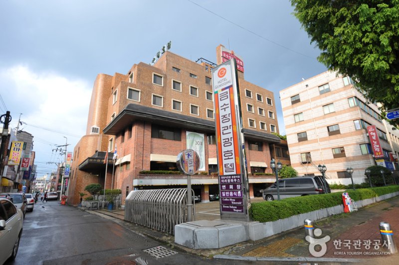Geumsoojang Tourist Hotel  (1/6)
