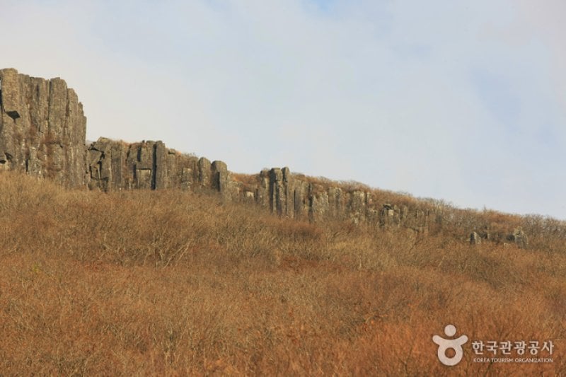 Jusangjeolli Cliff of Mudeungsan Mountain (무등산 주상절리대) (2/24)