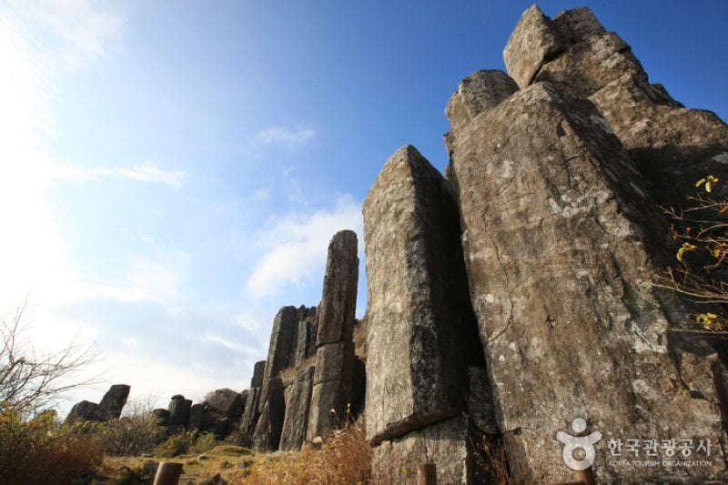 Jusangjeolli Cliff of Mudeungsan Mountain (무등산 주상절리대) (13/24)