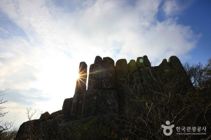 Jusangjeolli Cliff of Mudeungsan Mountain (무등산 주상절리대) (15/24)