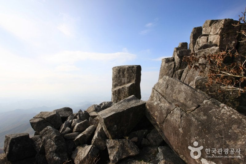Jusangjeolli Cliff of Mudeungsan Mountain (무등산 주상절리대) (21/24)