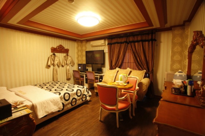 Hiddink Motel - Goodstay  (9/24)