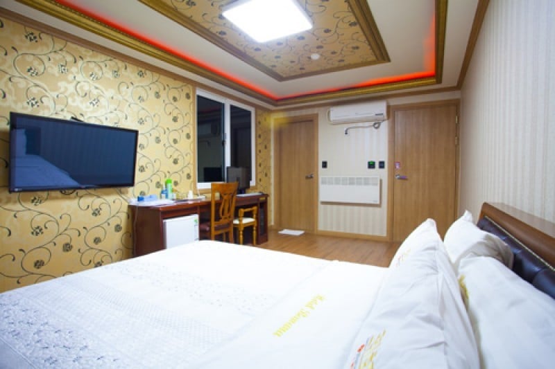 Banana Hotel - Goodstay  (3/41)