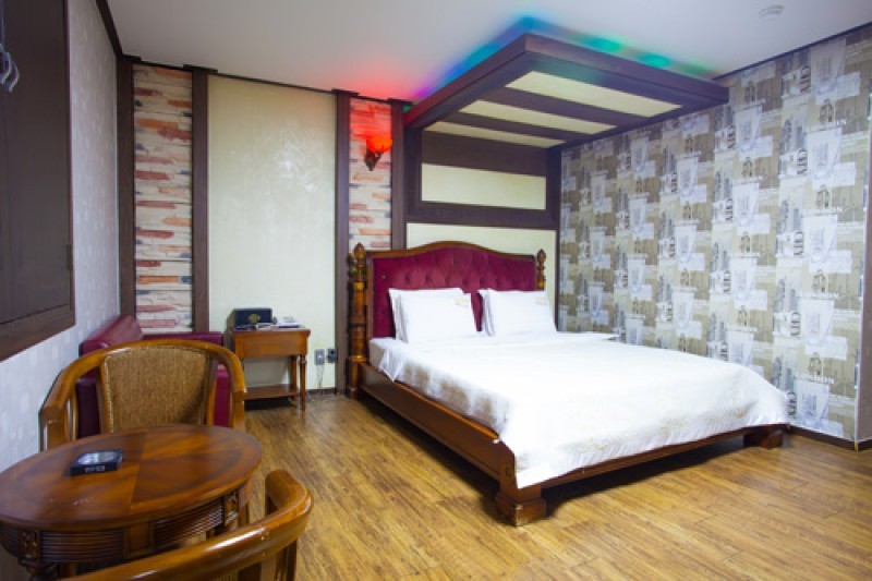 Banana Hotel - Goodstay  (9/41)