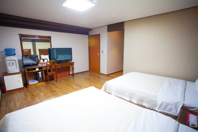 Banana Hotel - Goodstay  (12/41)
