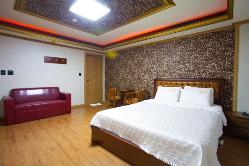 Banana Hotel - Goodstay  (22/41)