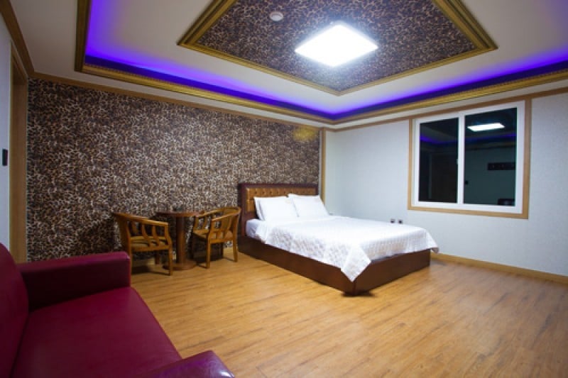 Banana Hotel - Goodstay  (23/41)