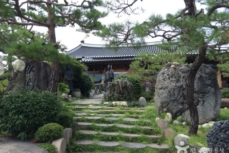Hwasun Dalmaji Heukdubu  (1/5)