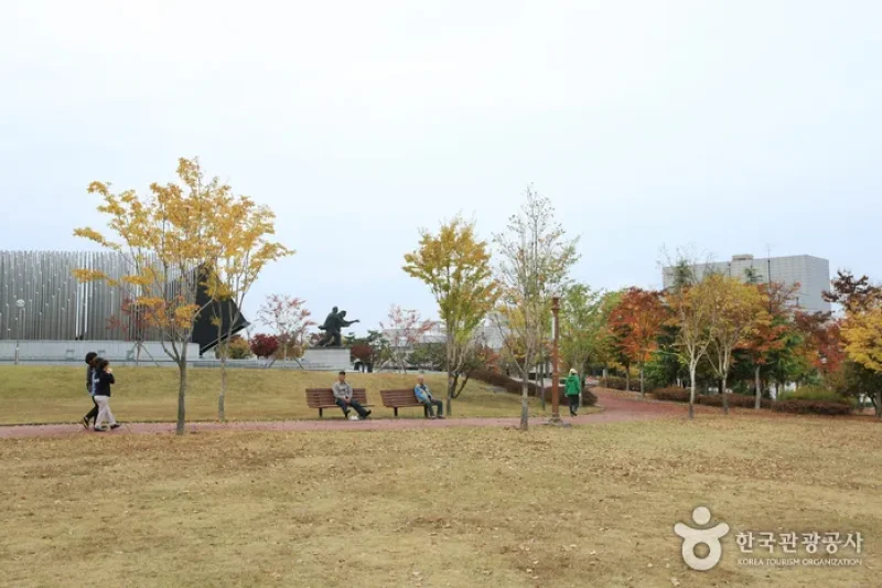 5·18 Memorial Park  (12/38)