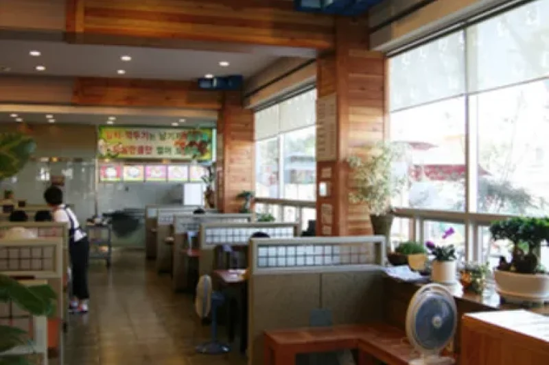Jonggajip Seolleongtang  (2/14)