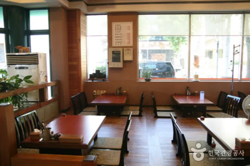 Jonggajip Seolleongtang  (3/14)