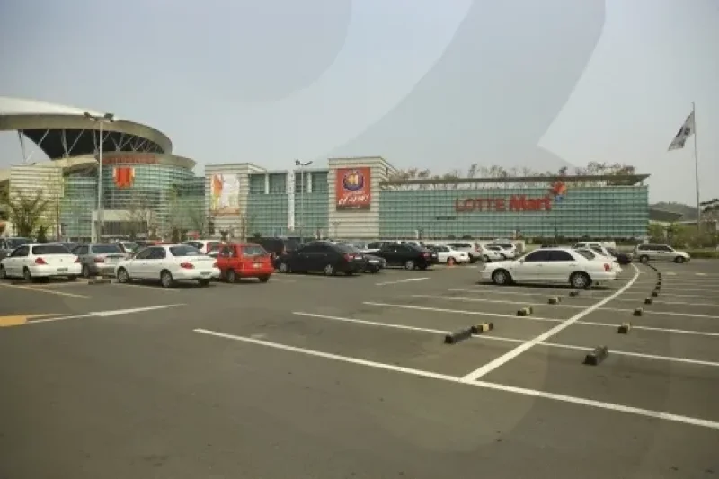 Lotte Outlets - Gwangju World Cup Branch  (2/17)