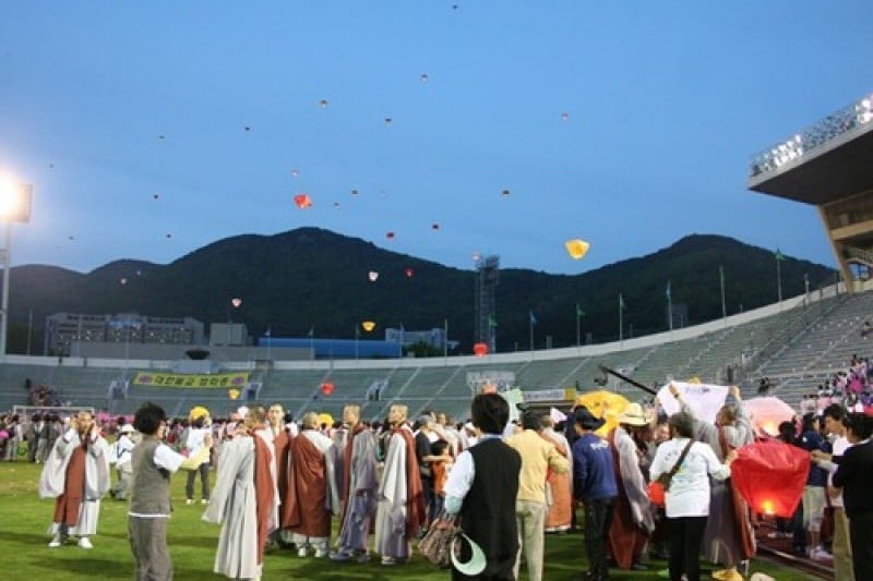 Busan Lotus Lantern Festival  (8/10)