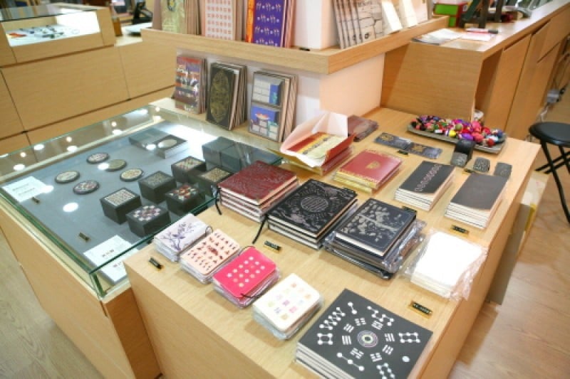 The shop at KOREA HOUSE  (3/6)