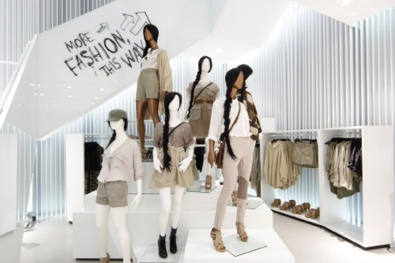 H&M - Myeongdong Branch No.1 (H&M - 명동1호점) (4/6)