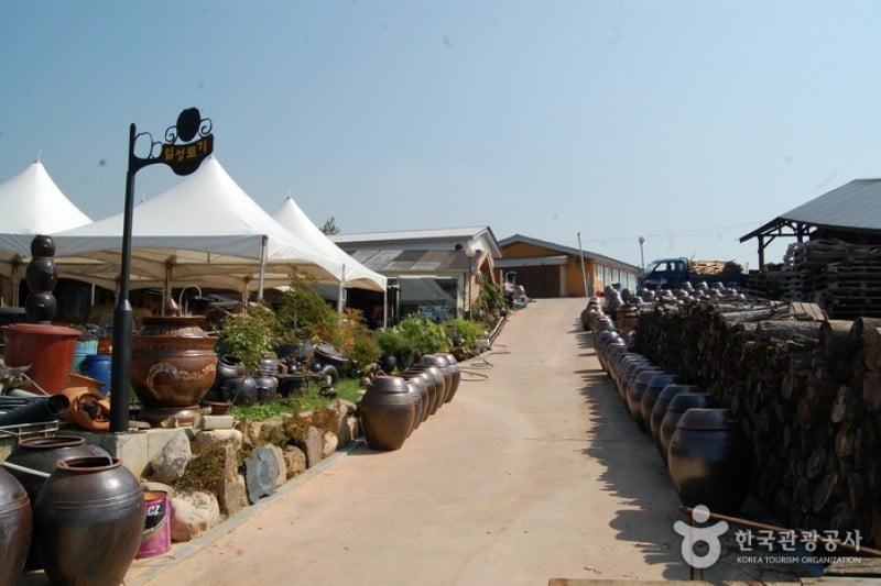 Oegosan Onggi Village  (4/33)