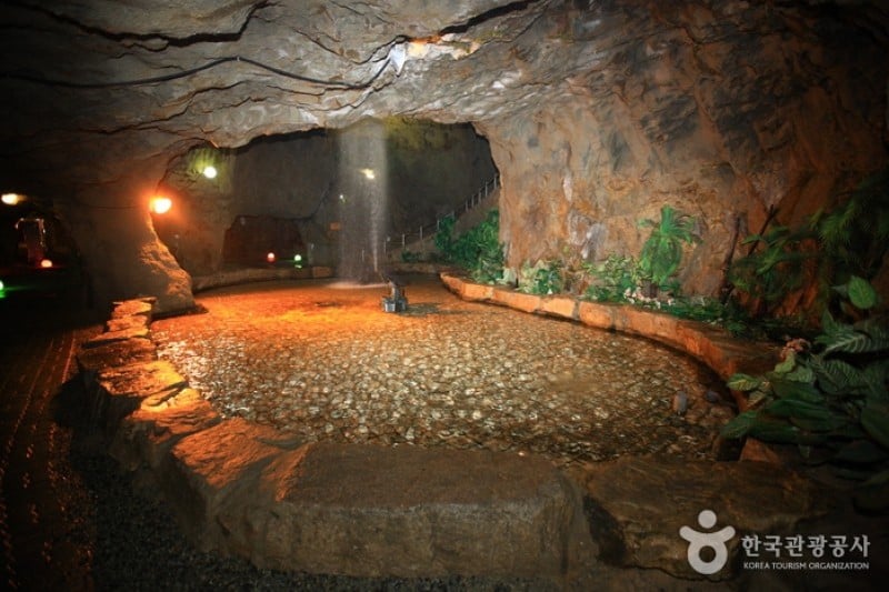 Amethyst Cavern Park  (10/19)