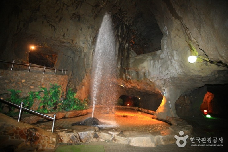 Amethyst Cavern Park  (12/19)