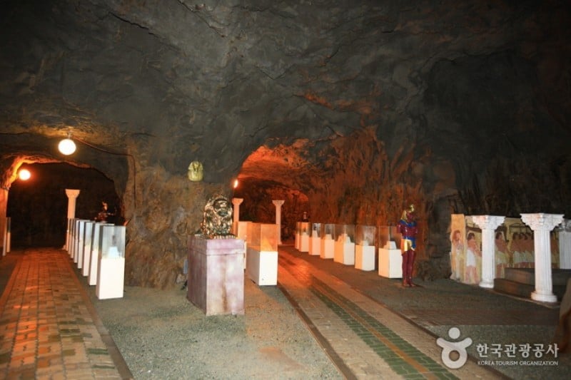 Amethyst Cavern Park  (18/19)