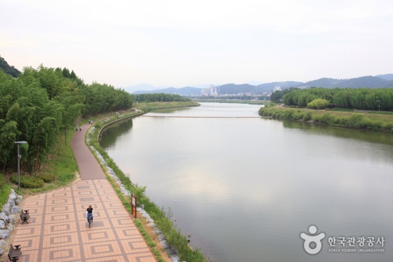 Taehwagang River  (2/21)