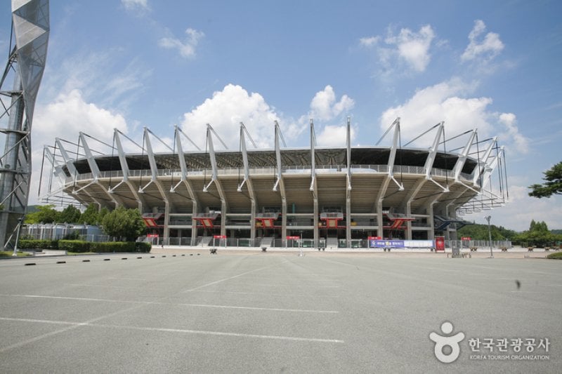 Ulsan Munsu Football Stadium  (1/6)
