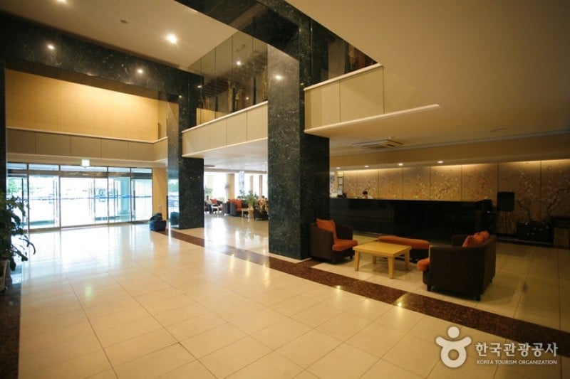 Olympia Hotel  (4/5)