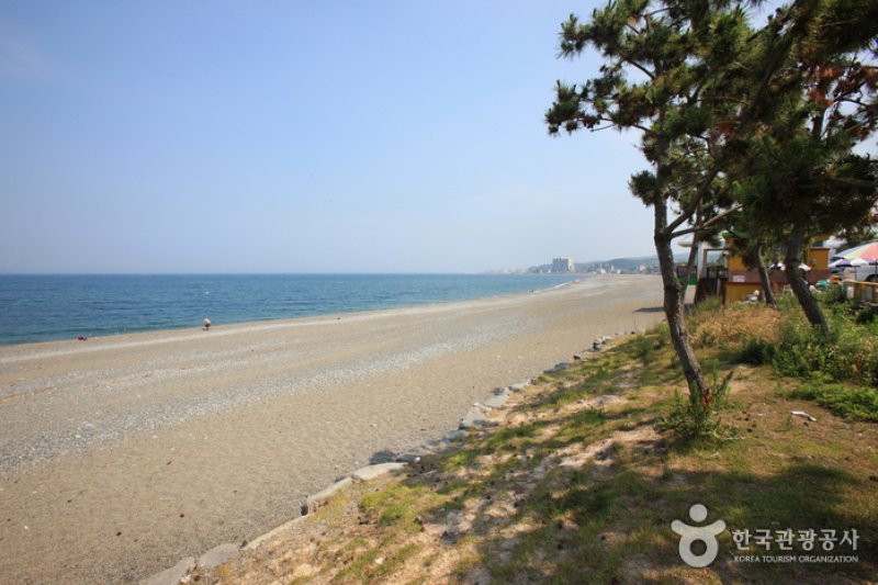 Shin-myung Jeong-ja Beach  (4/22)