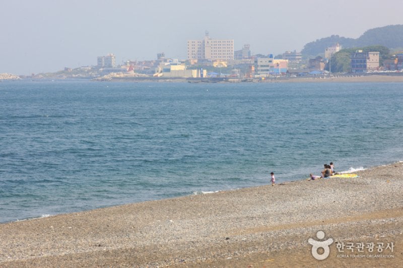 Shin-myung Jeong-ja Beach  (5/22)