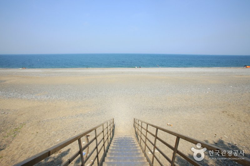 Shin-myung Jeong-ja Beach  (7/22)