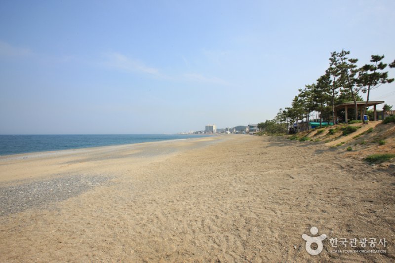 Shin-myung Jeong-ja Beach  (17/22)
