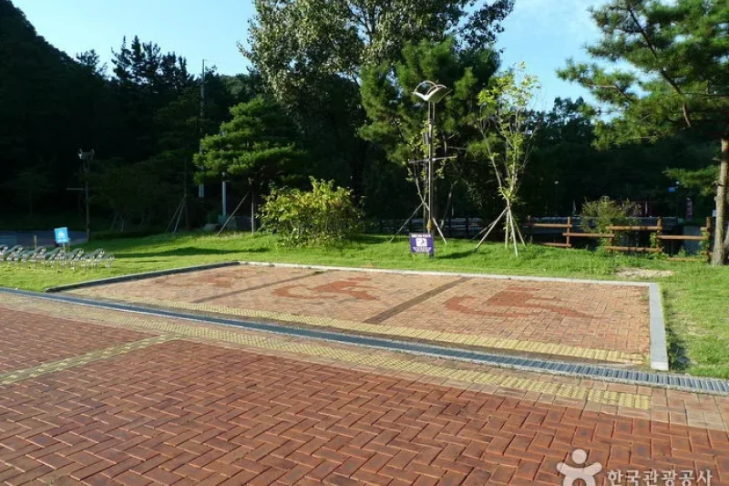 Ulsan Petroglyph Museum  (17/19)