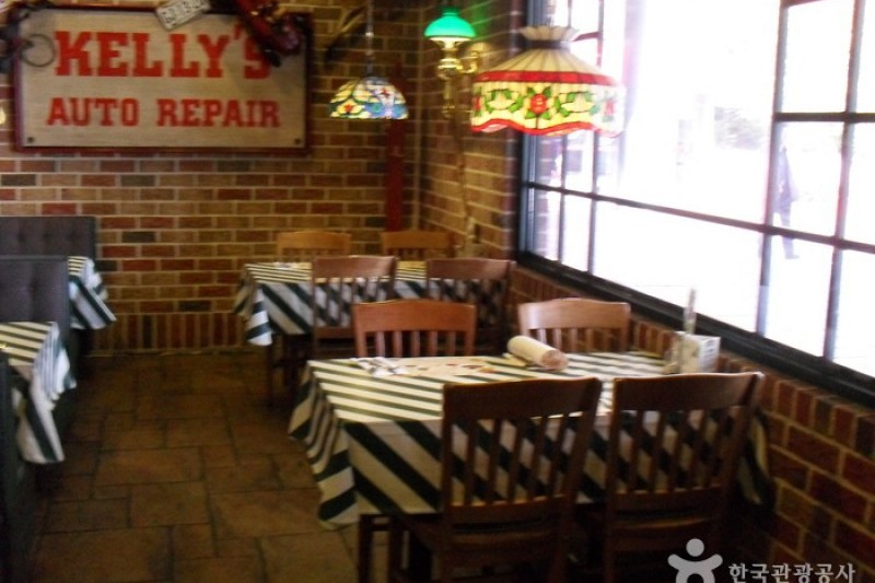 Bennigan's - Seoul Station Branch  (1/8)