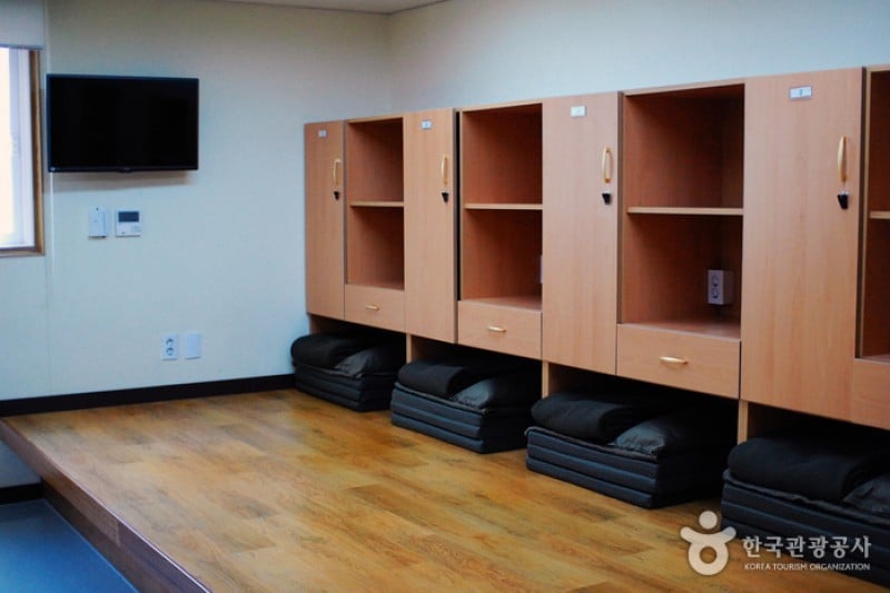 Camp Greaves DMZ Experience Center  (4/7)