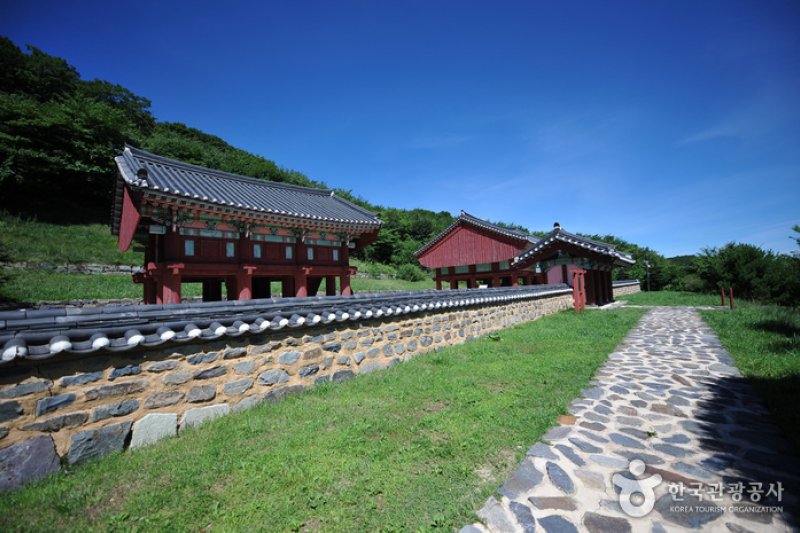 Jeoksangsan National Archives Site (적상산사고지) (1/6)