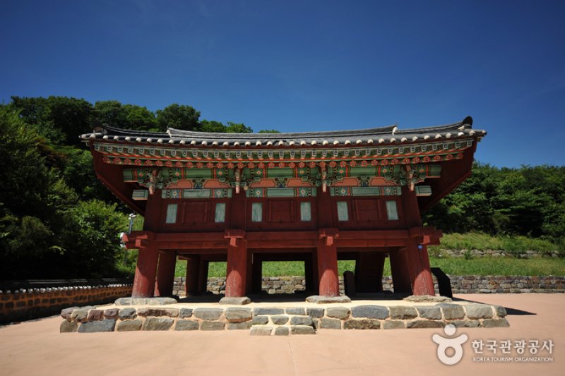 Jeoksangsan National Archives Site (적상산사고지) (2/6)