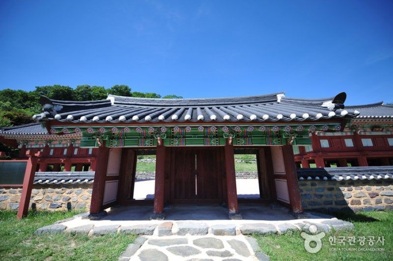 Jeoksangsan National Archives Site (적상산사고지) (3/6)