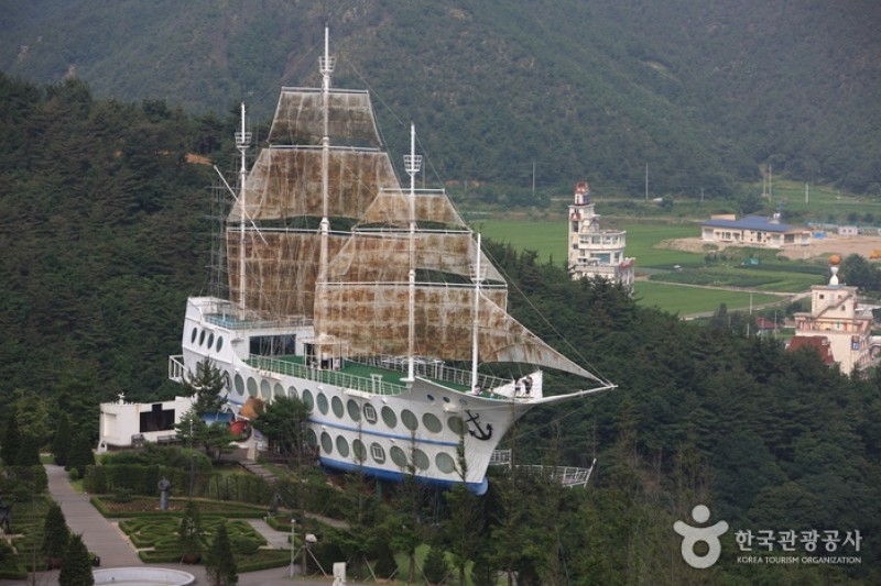 Sun Cruise Theme Park  (8/21)