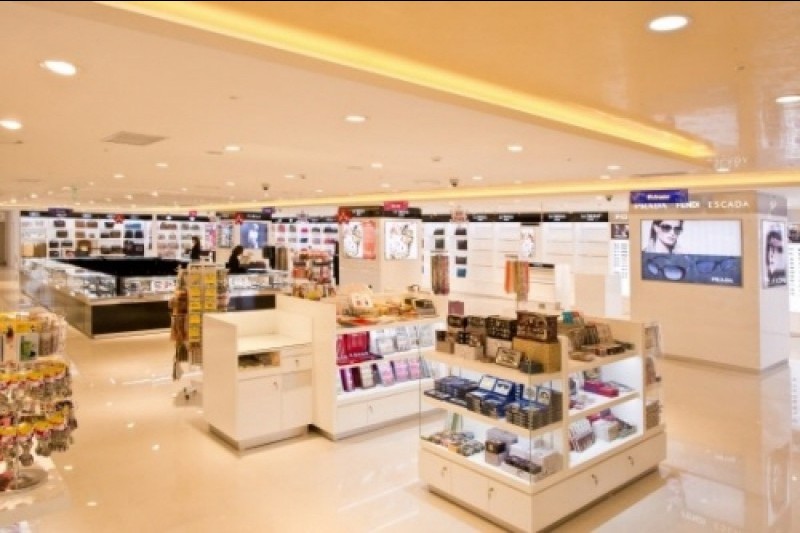 Encore Duty Free  (1/9)