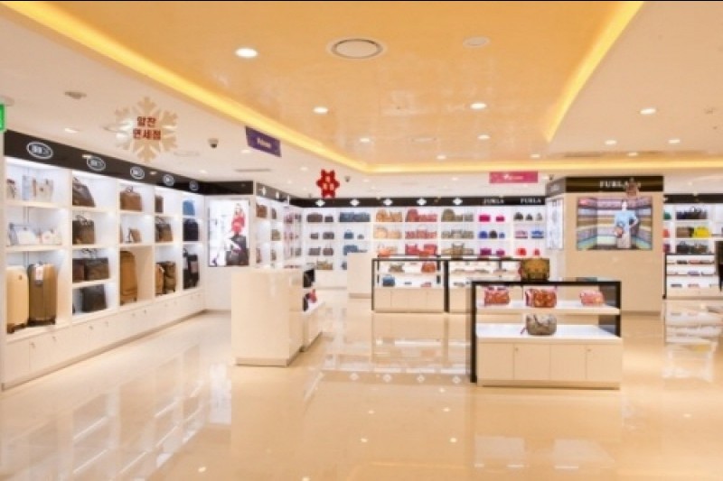 Encore Duty Free  (6/9)